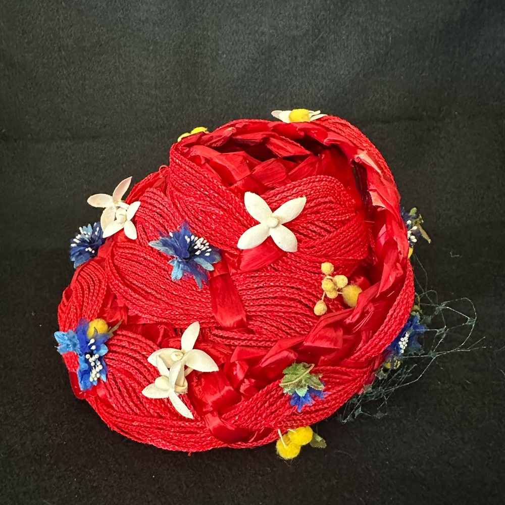 Vintage Walton-Pierce of Grosse Pointe, Michigan fascinator hat.